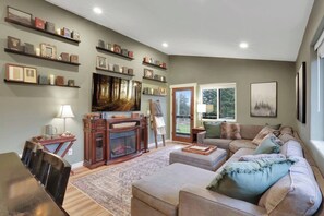 Télévision, cheminée