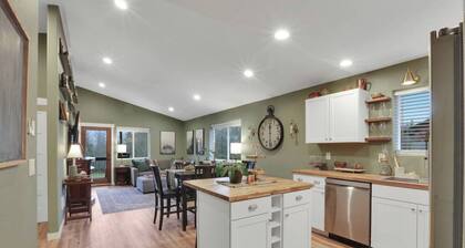 RoseWood Cottage - Peaceful Forest Getaway