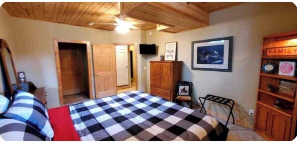 5 soveværelser, skrivebord, strygejern/strygebræt, Wi-Fi