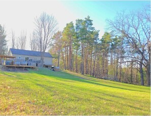 Exterior - Lovely 5 bd/7 beds, 3 bath, 2 livingrooms, kitchen/kitchenette, pool & hot tub! (Williamsburg)