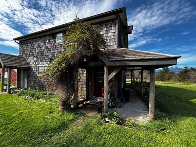 A Barndominium Retreat on the Edge of Nature