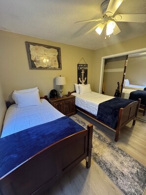 3 bedrooms, iron/ironing board, WiFi, bed sheets