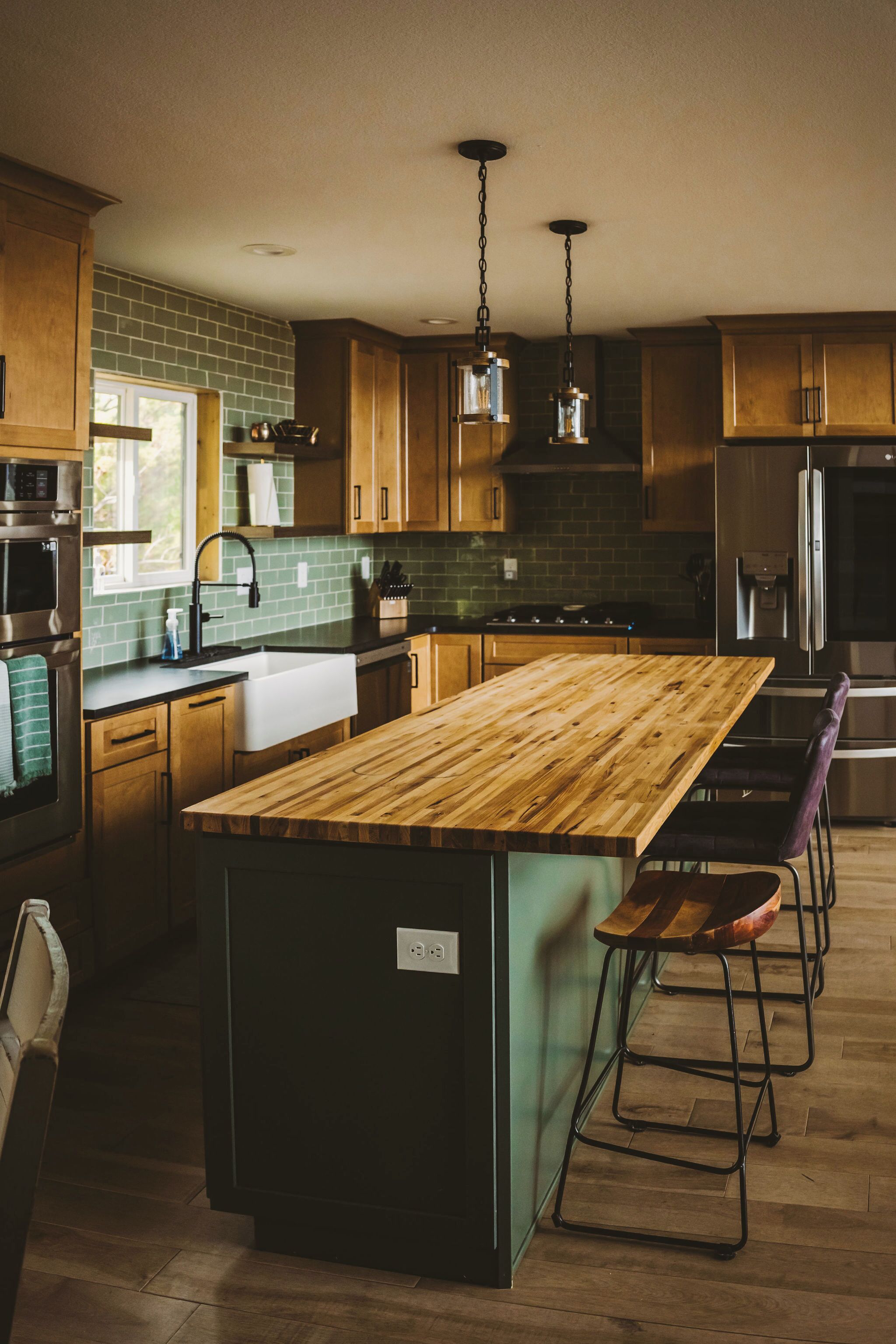 雪櫃、微波爐、焗爐、爐具