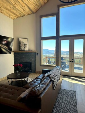 Smart TV, fireplace, video games