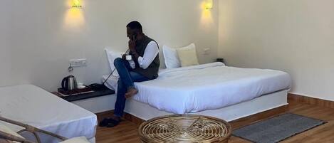 Blackout drapes, free WiFi