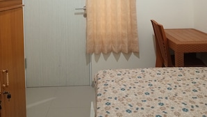 Standard Room | Desk, free WiFi - Griya Kos Amurang Syariah (Surabaya)