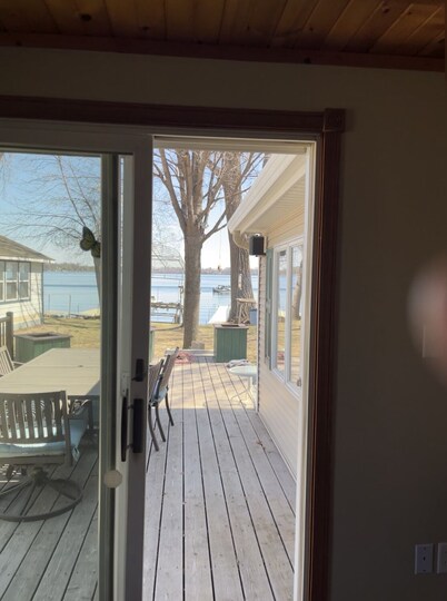 4-bedroom Cabin on Beautiful Eagle Lake in the Willmar Area