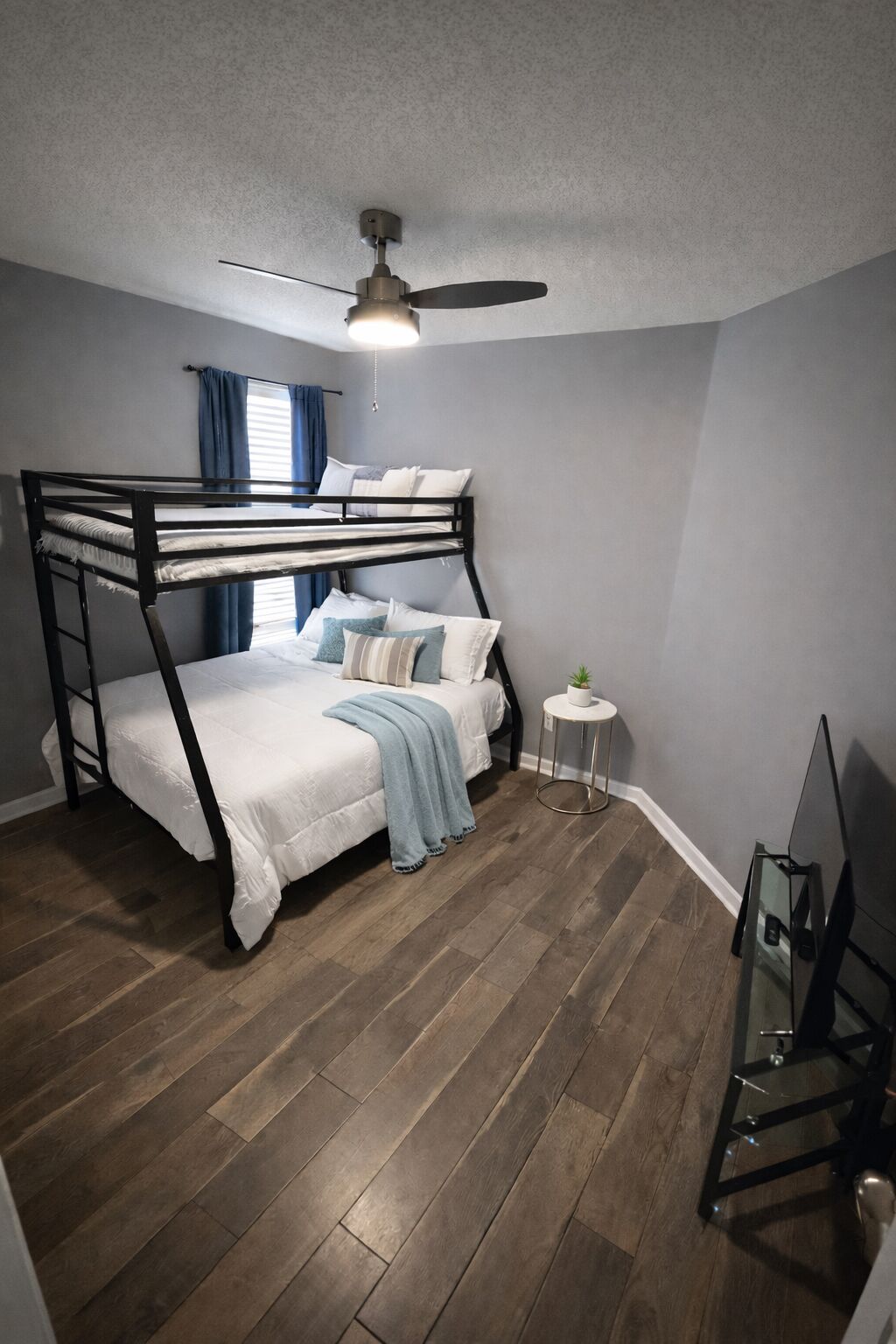 3 chambres, fer et planche à repasser, Wi-Fi, literie fournie