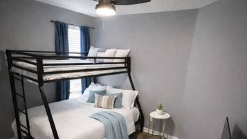 3 chambres, fer et planche à repasser, Wi-Fi, literie fournie