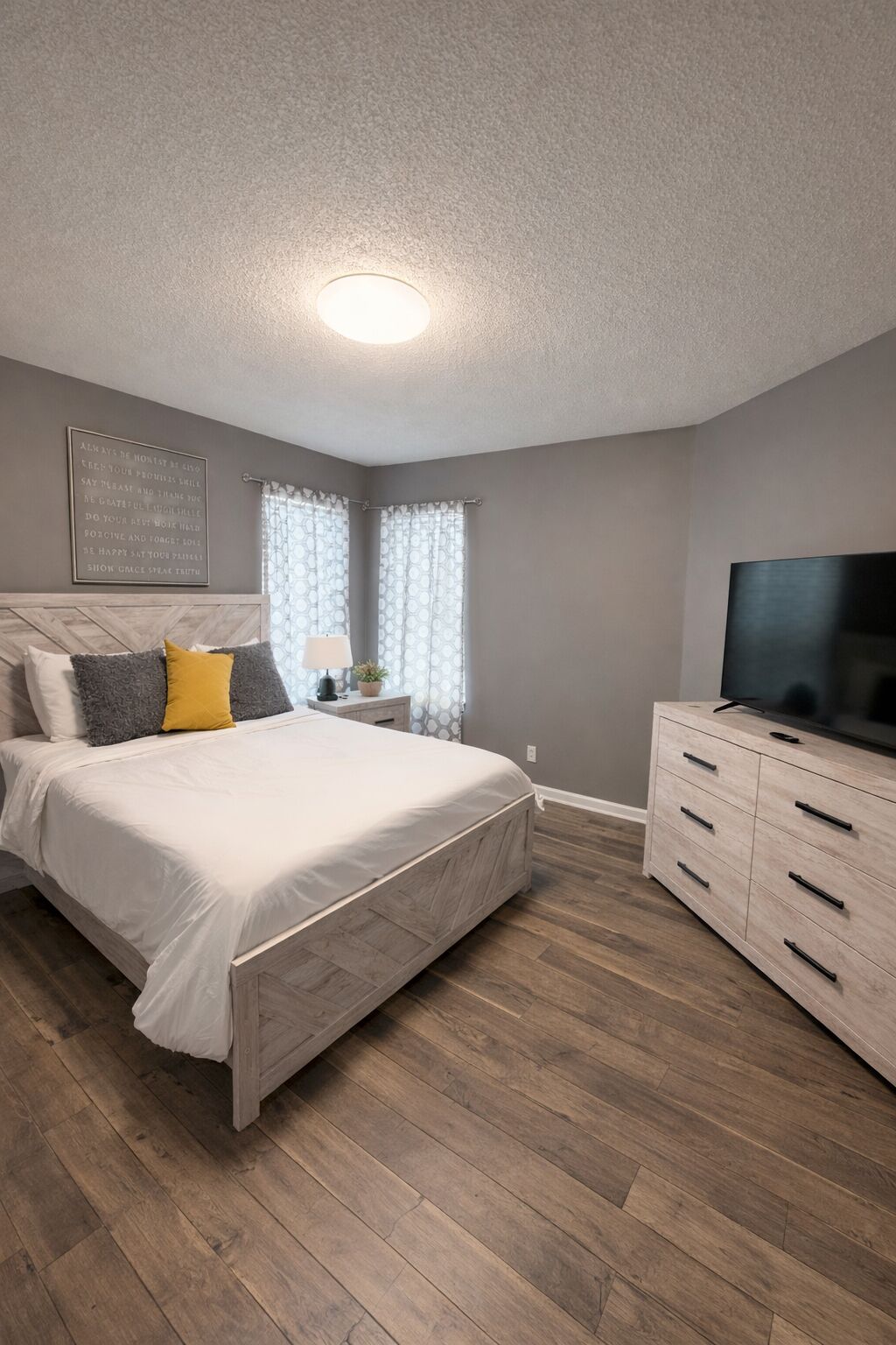 3 chambres, fer et planche à repasser, Wi-Fi, draps fournis