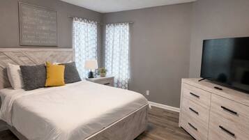 3 chambres, fer et planche à repasser, Wi-Fi, draps fournis