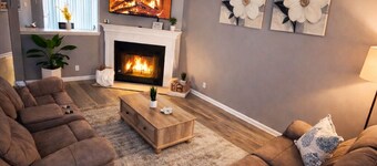 In the Heart of Clarksville 3 bedroom, 2 bath, 5 beds