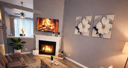 In the Heart of Clarksville 3 bedroom, 2 bath, 5 beds