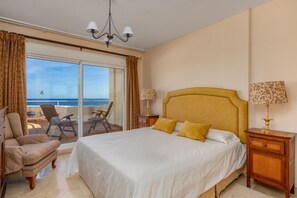 3 bedrooms, iron/ironing board, travel crib, free WiFi