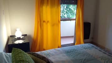 1 habitación, tabla de planchar con plancha, wifi y ropa de cama