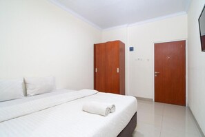 書桌、筆電工作空間、免費無線上網