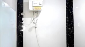 1 Schlafzimmer, Schreibtisch, laptopgeeigneter Arbeitsplatz