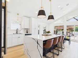 Fridge, microwave, oven, stovetop - Sunsets & Serenity – Gorgeous Lake Conroe Home located in Willis, Tx (Willis)