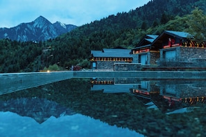 Exterior - Jiuzhai Yunshang (Ngawa Autonomous Prefecture)
