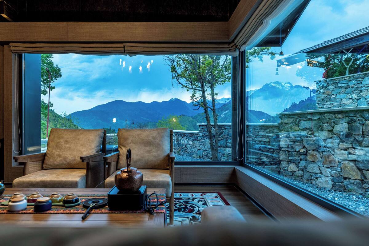 Panoramic-Doppelzimmer, Talblick | Wohnbereich