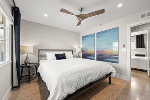 3 Schlafzimmer, Schreibtisch