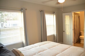 2 chambres, fer et planche à repasser, Wi-Fi, draps fournis