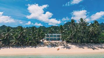 Sun loungers, beach towels