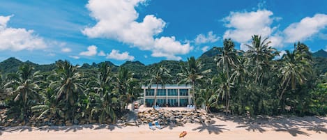 Sun loungers, beach towels