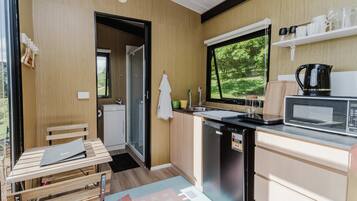 Fridge, microwave, stovetop, toaster