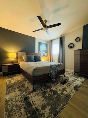4 chambres, fer et planche à repasser, Wi-Fi, draps fournis