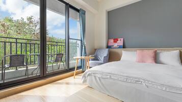 Twin Room with Balcony | Blackout curtains, free WiFi, bed sheets