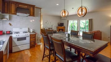 Family House, Garden View | Private kitchen | Electric kettle, toaster