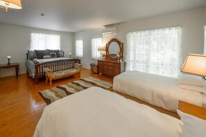 Family House, Garden View | 3 bedrooms, free WiFi - Lulu Manza (Onna)