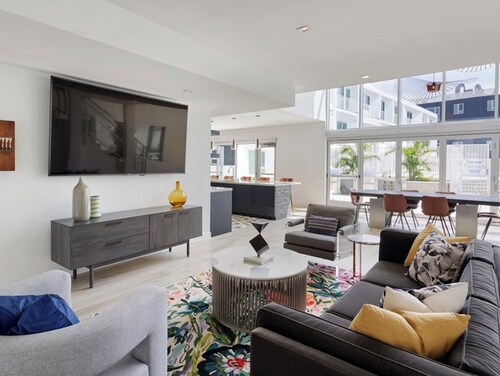 Hu-Hua Business Hotel