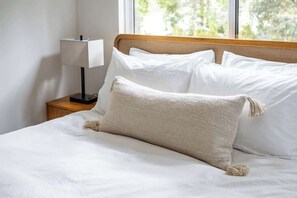 3 bedrooms, desk, iron/ironing board, WiFi