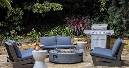 New Remodeled Home 5 Min Walk to Beach in Montecito, Spa, FirePit, BBQ.