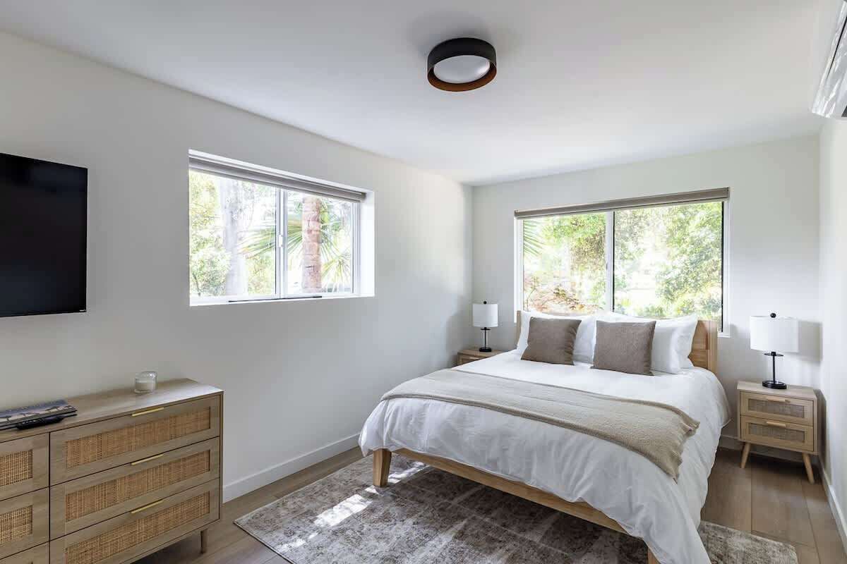 3 Schlafzimmer, Schreibtisch, Bügeleisen/Bügelbrett, WLAN