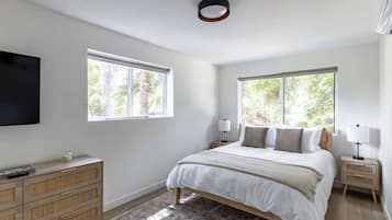 3 Schlafzimmer, Schreibtisch, Bügeleisen/Bügelbrett, WLAN