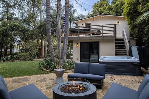 Montecito Escape • Walk to Beach + Hot Tub