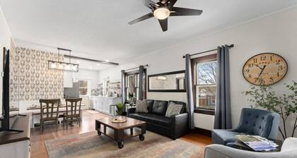 Cheerful 3 Bed 1 Bath Bungalow w/ Cathedral views