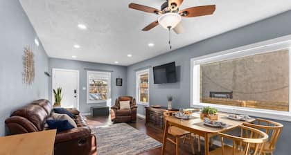 New Cottage Steps from Sanford