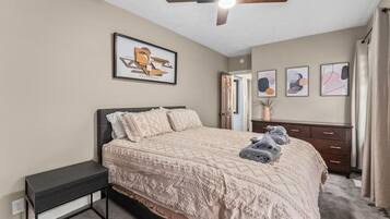 2 makuuhuonetta, silitysrauta/-lauta, Wi-Fi, vuodevaatteet