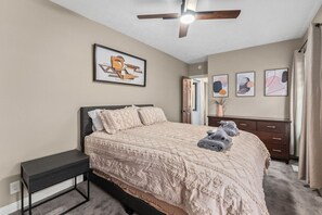 2 bedrooms, iron/ironing board, WiFi, bed sheets