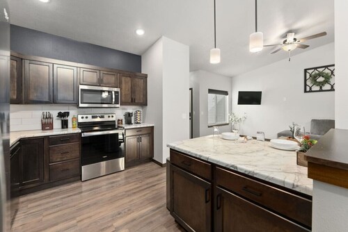 Bright & Spacious 3BR | SE SF