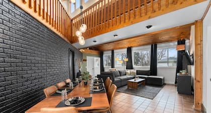 The Clubhouse | Airy | Fun | Centrally Located