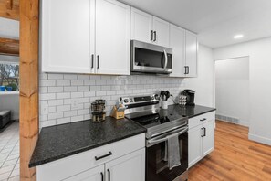 Frigorífic, microones, forn i placa de cuina