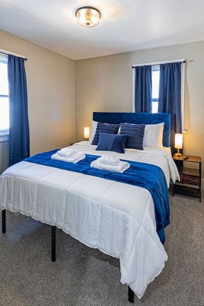 2 bedrooms, iron/ironing board, WiFi, bed sheets