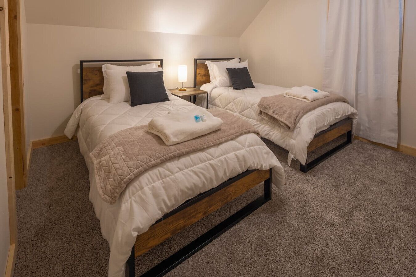 4 soverom, strykejern/-brett, wi-fi og sengetøy