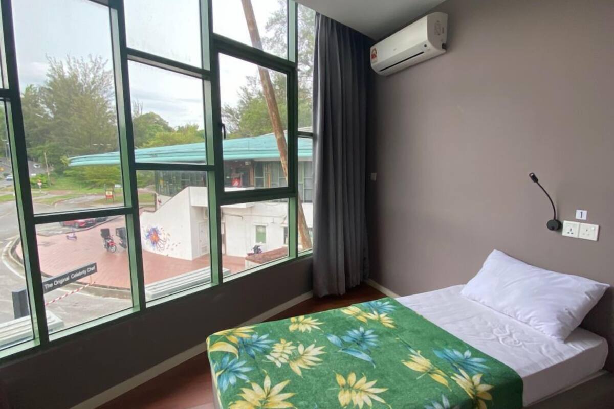 Superior Single Room, City View | WiFi (free)