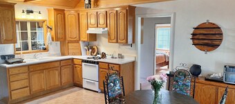 Kennedy Bluebird: off-grid cabin near SF Kern River